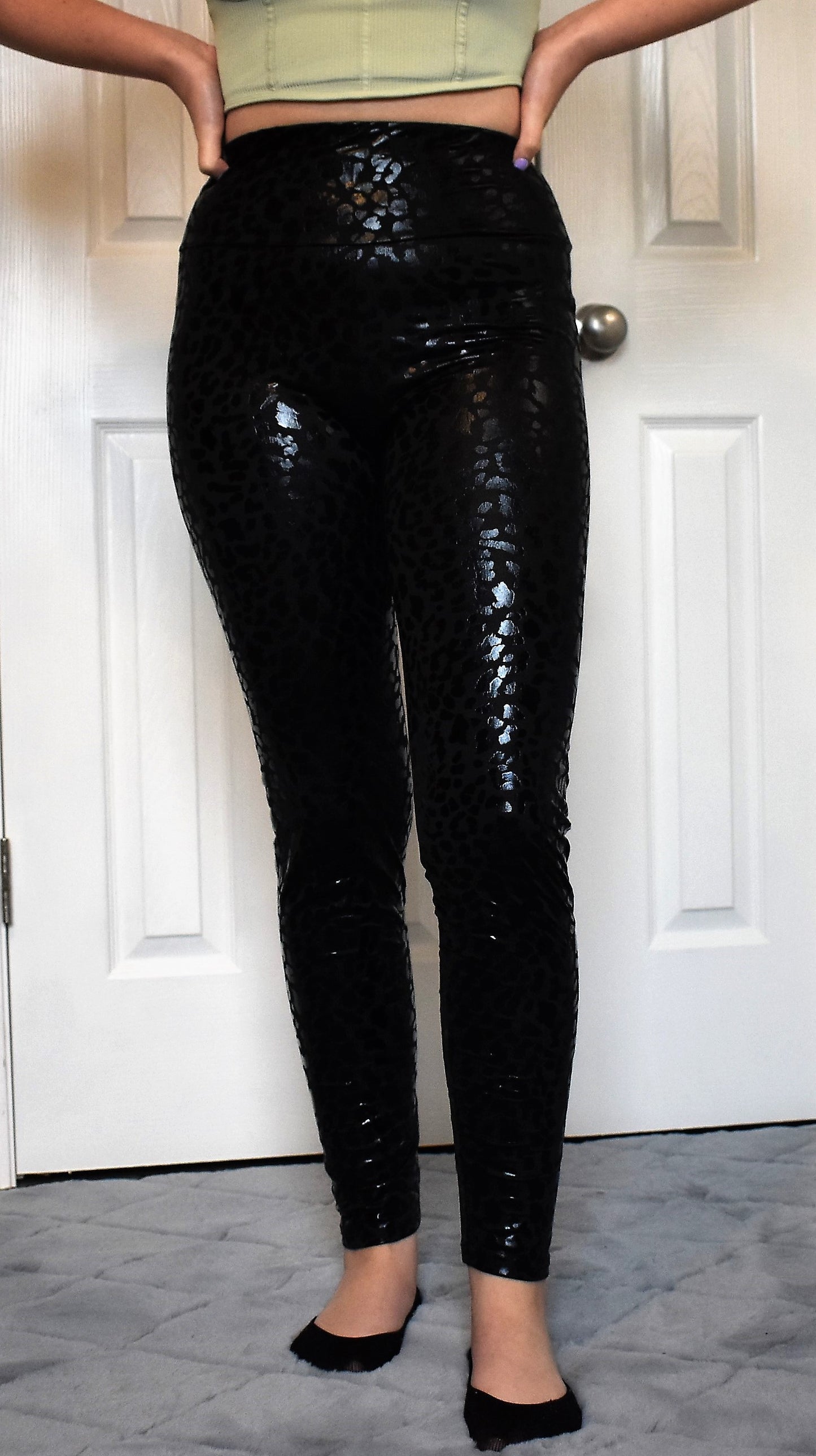 Shiny Leopard Textured Leggings